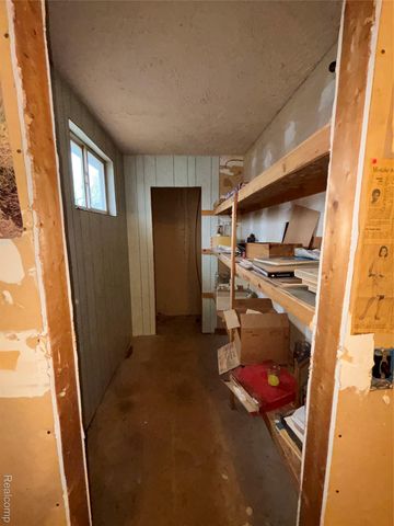 15392 Dixie, Redford Charter Township, MI 48239