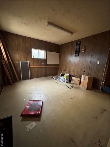 15392 Dixie, Redford Charter Township, MI 48239