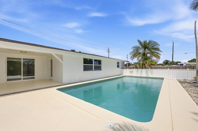 761 S VENICE BOULEVARD, Venice, FL 34293