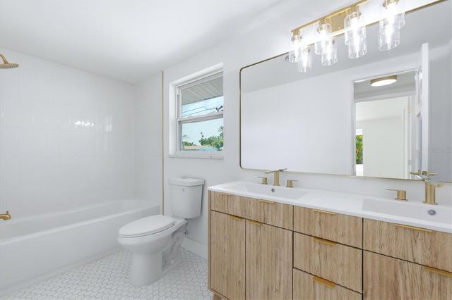 761 S VENICE BOULEVARD, Venice, FL 34293