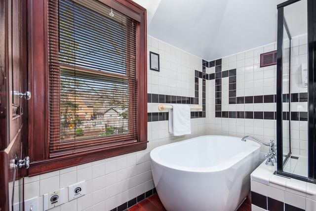 336 Hamilton Avenue, Elgin, IL 60123