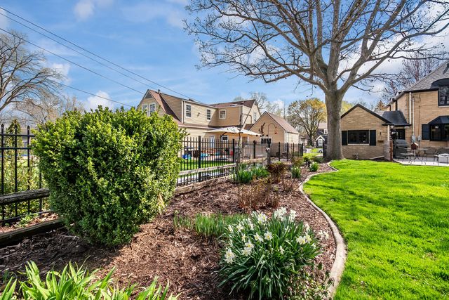 336 Hamilton Avenue, Elgin, IL 60123