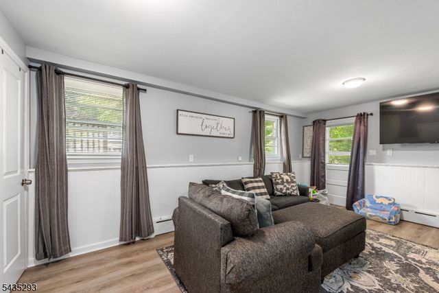 16 Sioux Trl, Denville Twp., NJ 07834