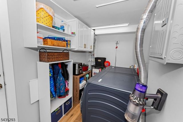 16 Sioux Trl, Denville Twp., NJ 07834