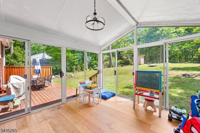 16 Sioux Trl, Denville Twp., NJ 07834