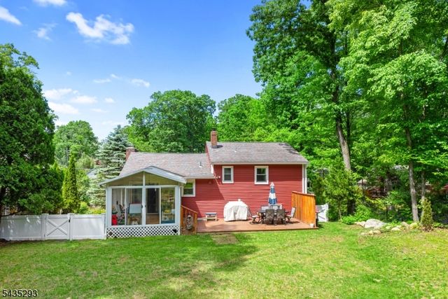 16 Sioux Trl, Denville Twp., NJ 07834