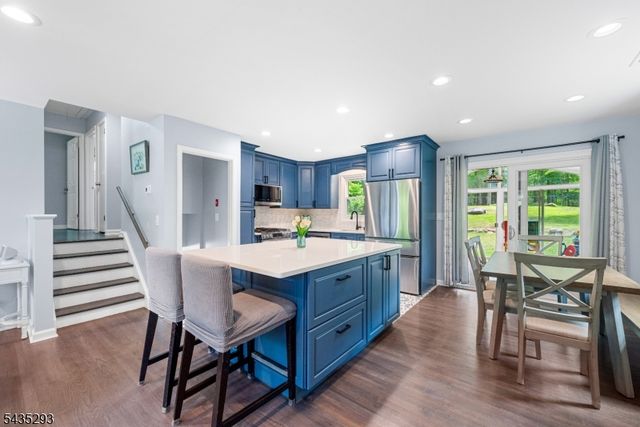 16 Sioux Trl, Denville Twp., NJ 07834