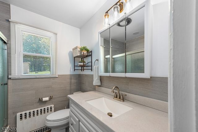 16 Sioux Trl, Denville Twp., NJ 07834