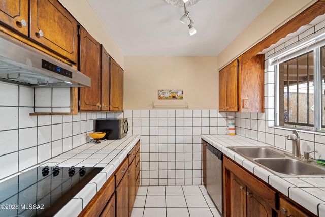 7316 E Calle Arturo, Tucson, AZ 85710
