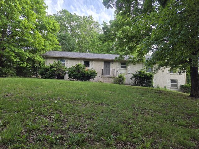 800 Apple Valley Rd, Madison, TN 37115