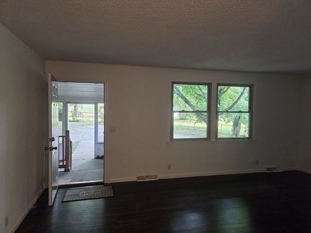 800 Apple Valley Rd, Madison, TN 37115