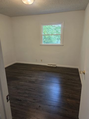 800 Apple Valley Rd, Madison, TN 37115