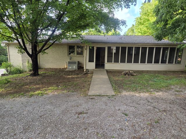 800 Apple Valley Rd, Madison, TN 37115