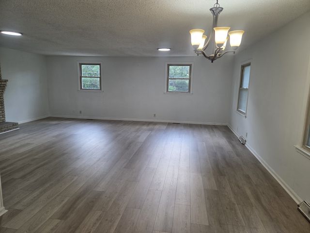 800 Apple Valley Rd, Madison, TN 37115
