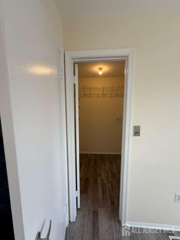 126 Winchester Way, Franklin Twsp, NJ 08873