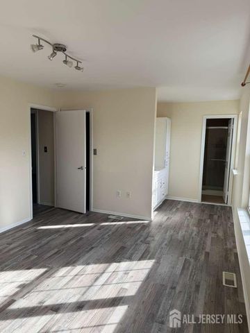 126 Winchester Way, Franklin Twsp, NJ 08873