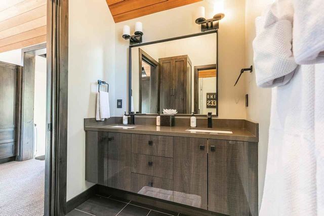 7770 Lahontan Drive, Truckee, CA 96161