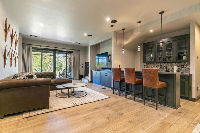 7770 Lahontan Drive, Truckee, CA 96161