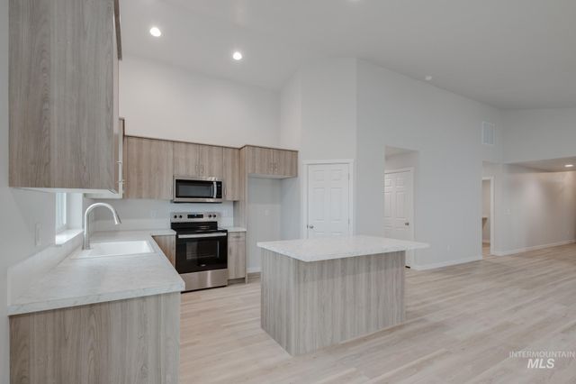 4323 Dayton St, Caldwell, ID 83605