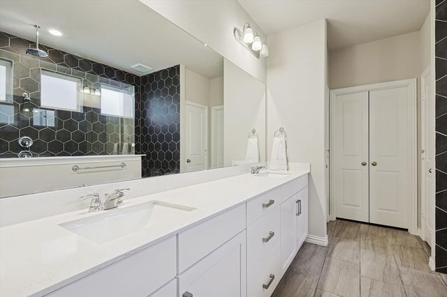 1276 Western Yarrow Avenue, Justin, TX 76247
