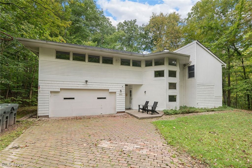 3812 Ellendale Road, Moreland Hills, OH 44022