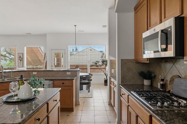 6623 Yaupon DR, Austin, TX 78759