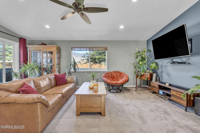 216 Gordon Lane, Dayton, NV 89403