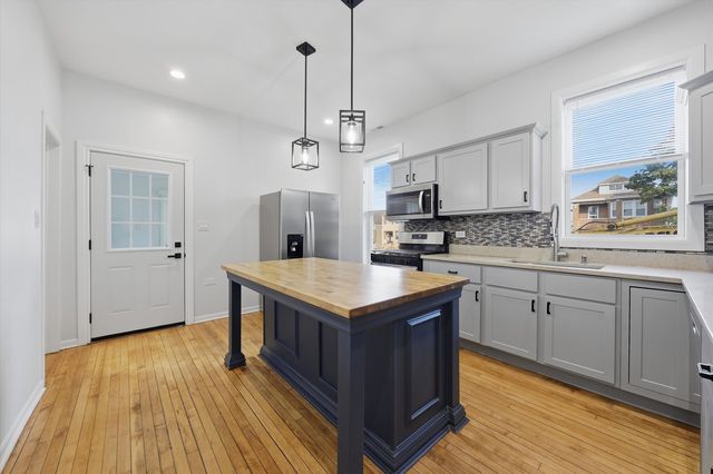 1936 W 38th Street, Chicago, IL 60609