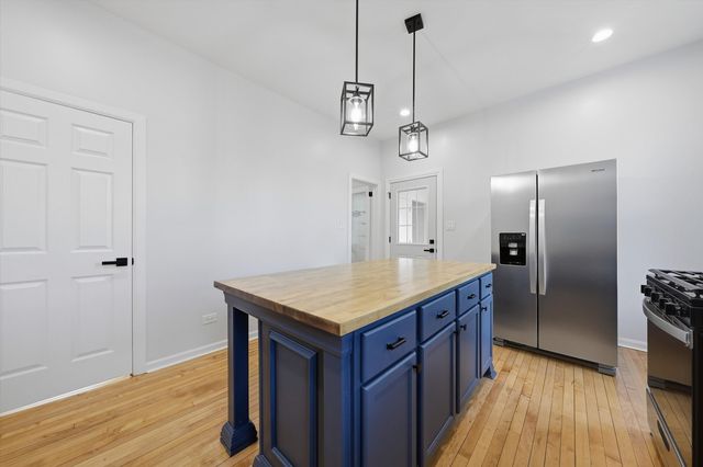 1936 W 38th Street, Chicago, IL 60609
