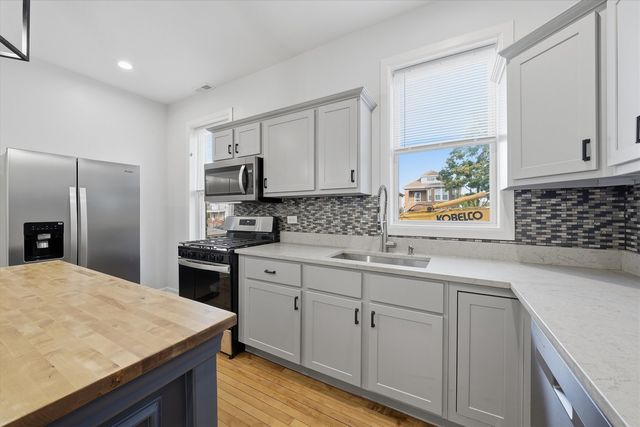 1936 W 38th Street, Chicago, IL 60609