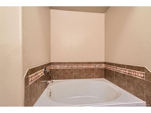 9019 E Panorama Cir D207, Englewood, CO 80112