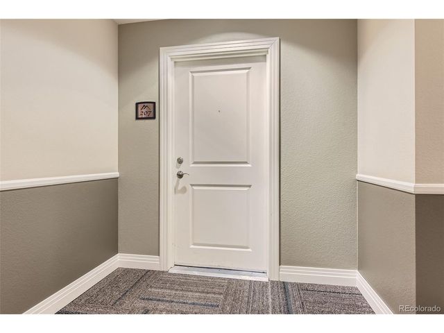 9019 E Panorama Cir D207, Englewood, CO 80112