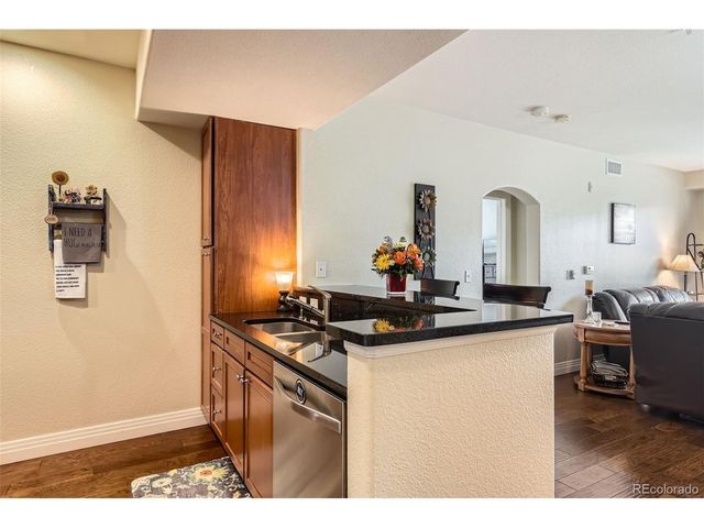 9019 E Panorama Cir D207, Englewood, CO 80112