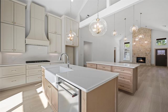 106 Wyndemere Drive, Montgomery, TX 77356