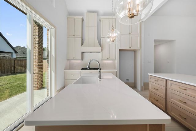 106 Wyndemere Drive, Montgomery, TX 77356