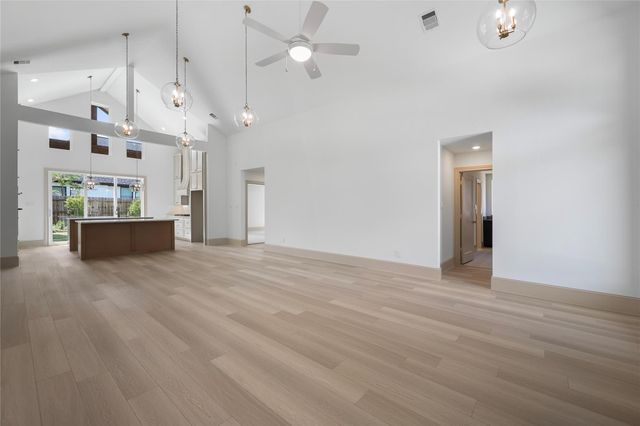 106 Wyndemere Drive, Montgomery, TX 77356