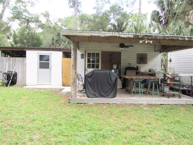 5403 HIGHWAY 40 W, Yankeetown, FL 34498