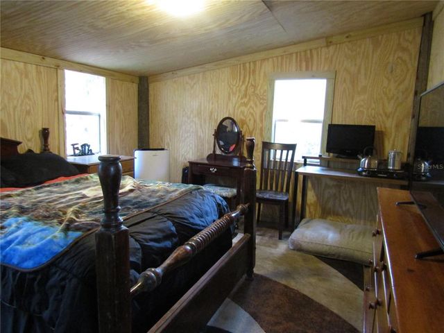 5403 HIGHWAY 40 W, Yankeetown, FL 34498