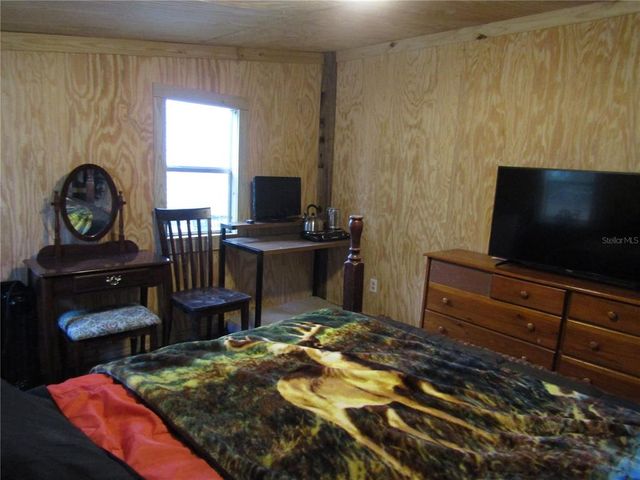 5403 HIGHWAY 40 W, Yankeetown, FL 34498