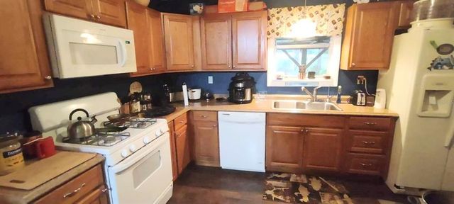 5403 HIGHWAY 40 W, Yankeetown, FL 34498