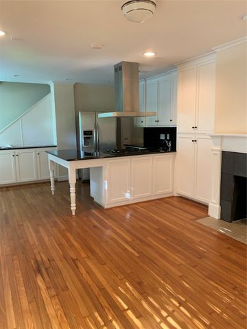 6803 San Mateo Boulevard, Dallas, TX 75223