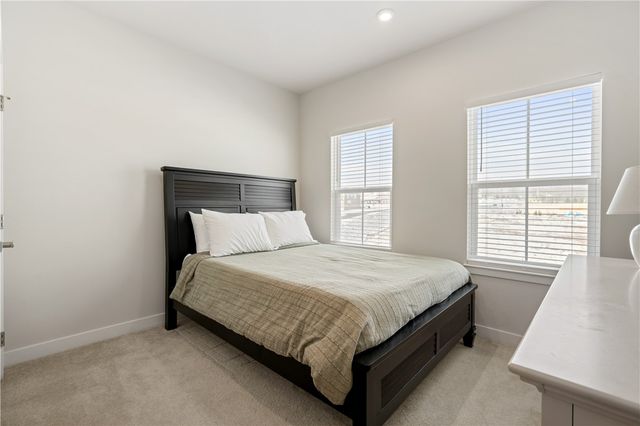 410 Scharberry Ln, Adams Twp, PA 16046