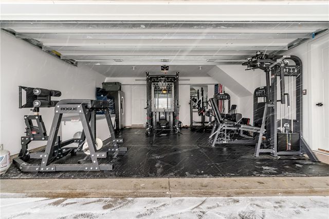 410 Scharberry Ln, Adams Twp, PA 16046