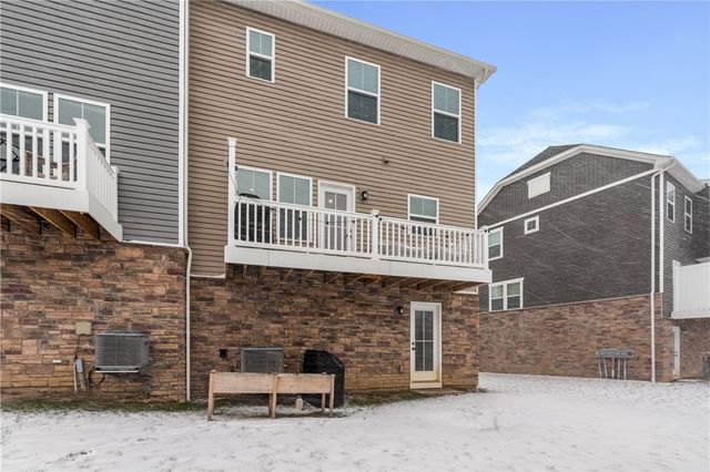 410 Scharberry Ln, Adams Twp, PA 16046