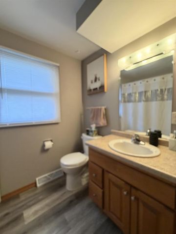 1715 EDGEHILL DRIVE, Green Bay, WI 54304