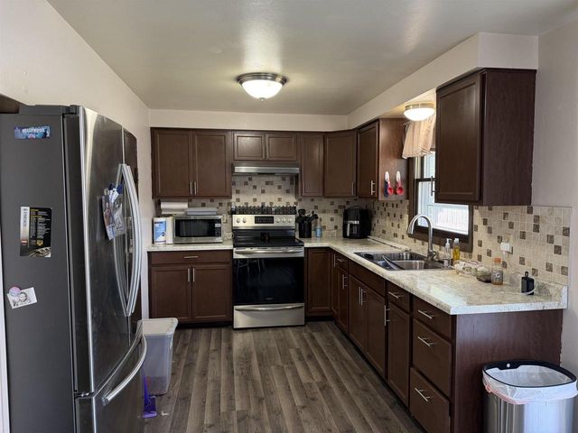 1715 EDGEHILL DRIVE, Green Bay, WI 54304