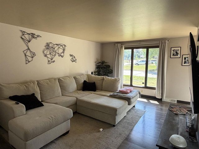 1715 EDGEHILL DRIVE, Green Bay, WI 54304