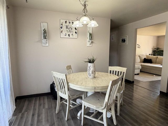 1715 EDGEHILL DRIVE, Green Bay, WI 54304