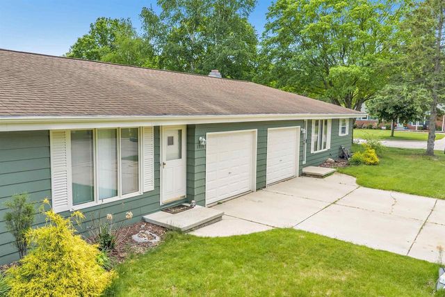 1715 EDGEHILL DRIVE, Green Bay, WI 54304