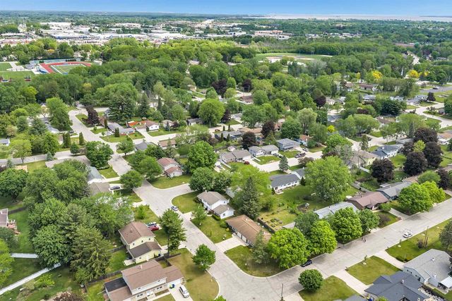 1715 EDGEHILL DRIVE, Green Bay, WI 54304